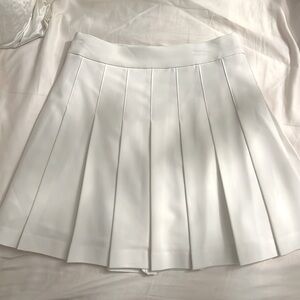 Aritzia white pleated skirt